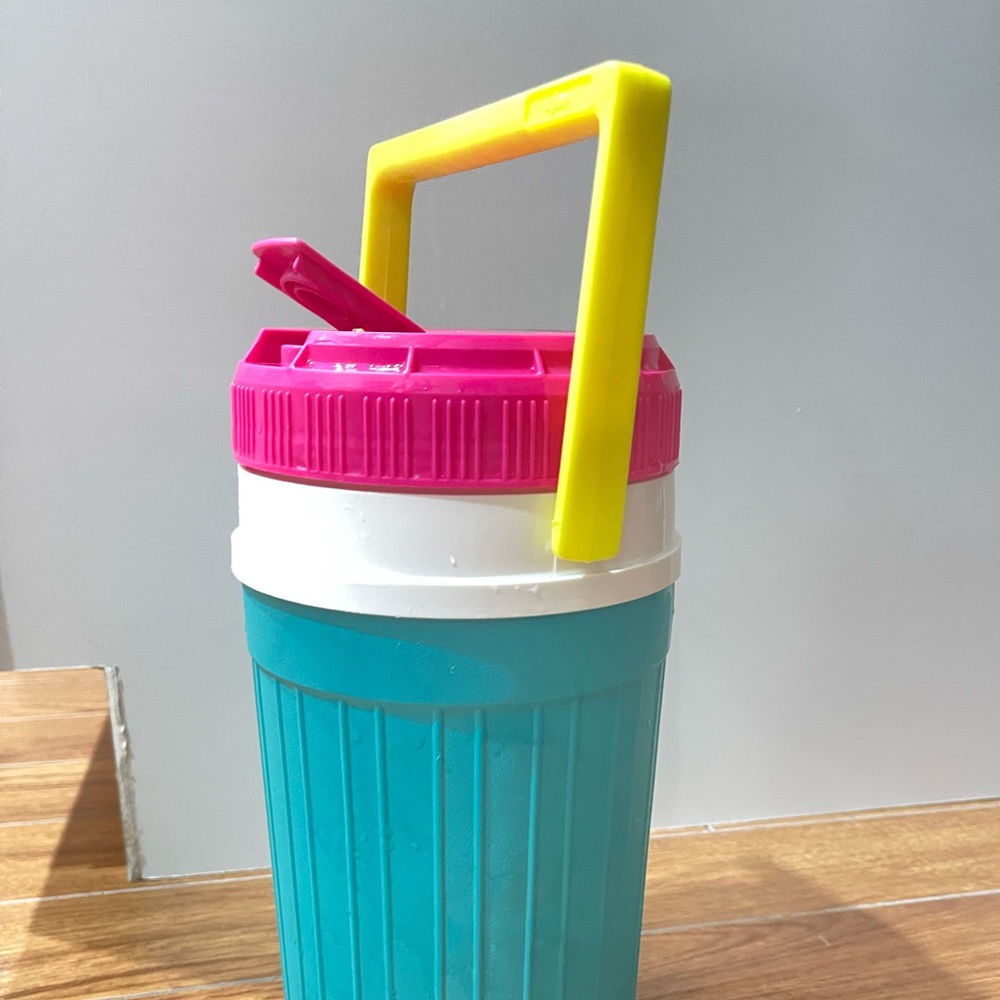 Vintage Retro 1990’s Igloo Cooler Half Gallon Water Jug